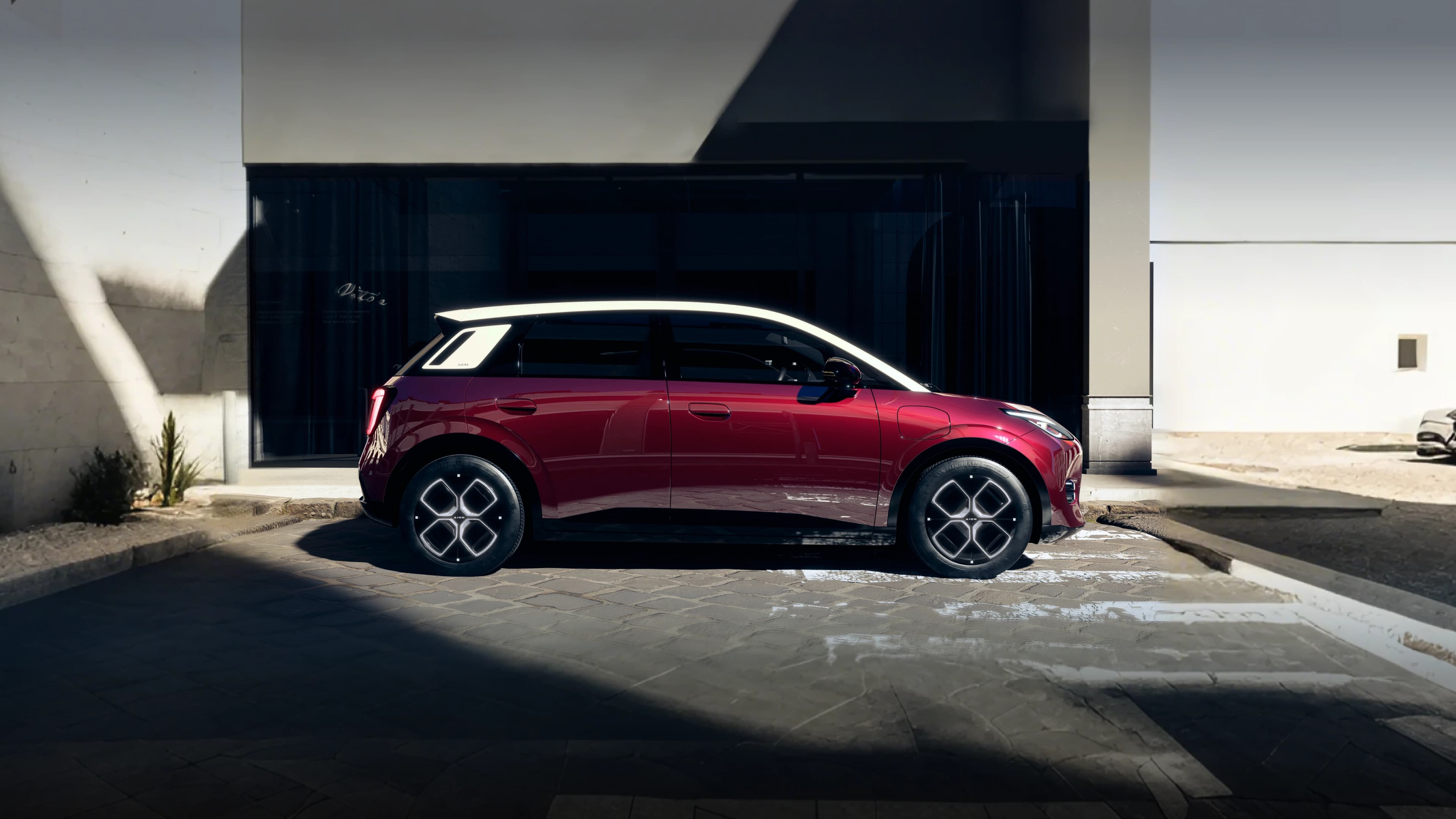 Bold Contrast on the Sides