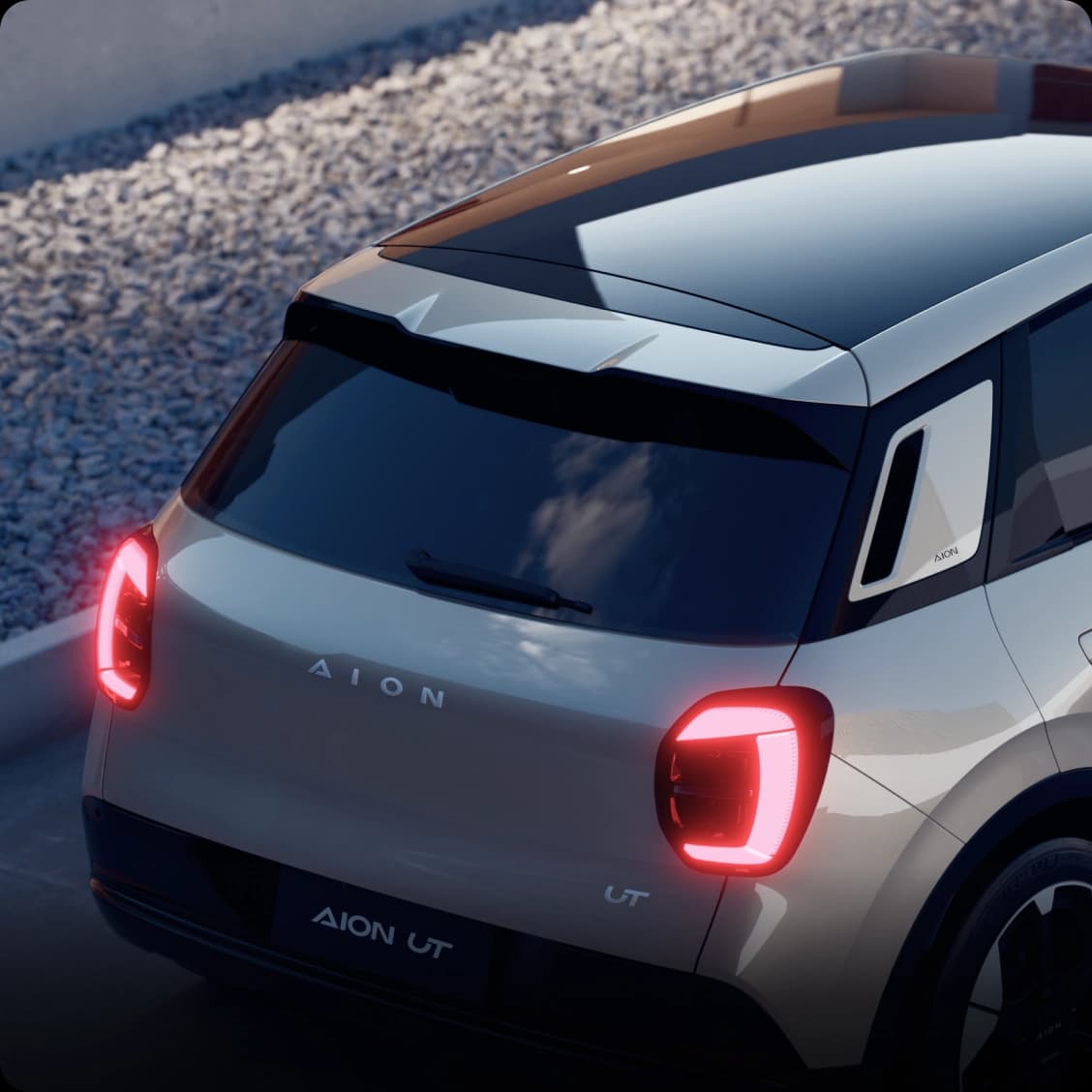 Milan-Inspired Fashionable Fastback